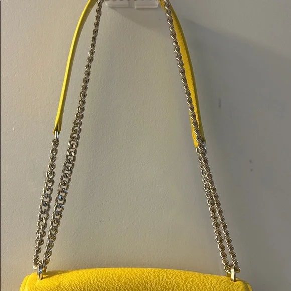 Kate Spade Locked Large Flap shoulder Bag in Pebbled Leather - Picture 4 of 11